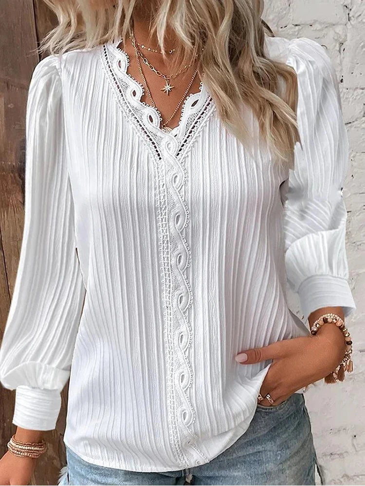 Emma™ | Blus med spetsdetaljer